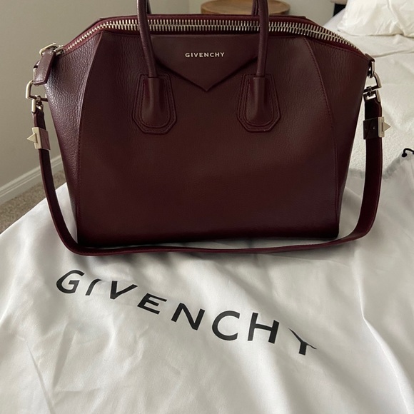 Givenchy Handbags - Authentic Givenchy Antigona 💰offers welcome💰